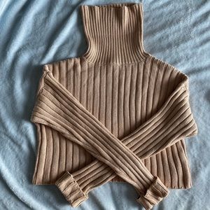 Forever 21 crop sweater NWT size M